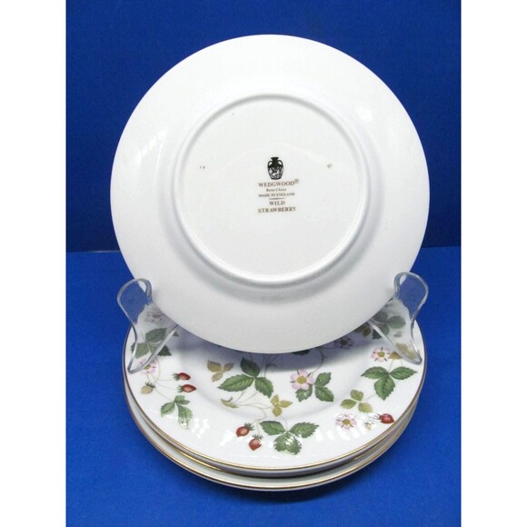Wedgwood Wild Strawberry Bone China Set Of 4 Bread And Butter Plate And 1 Saucer - Picture 3 of 8